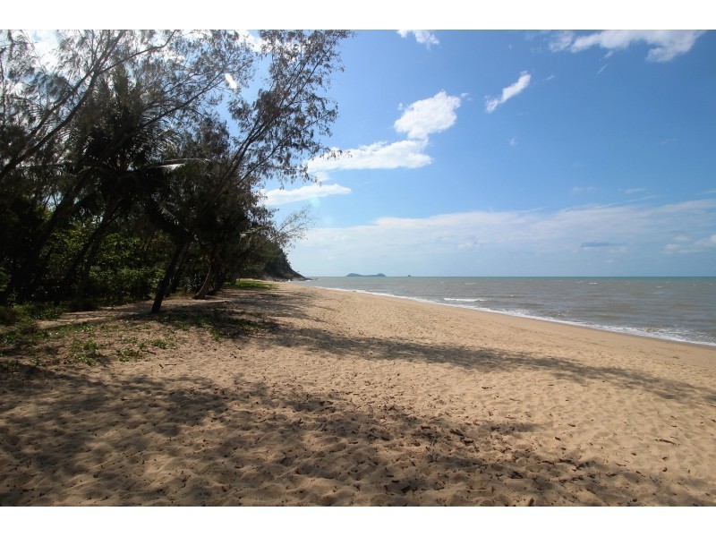 6 Anchor Close, Trinity Beach QLD 4879