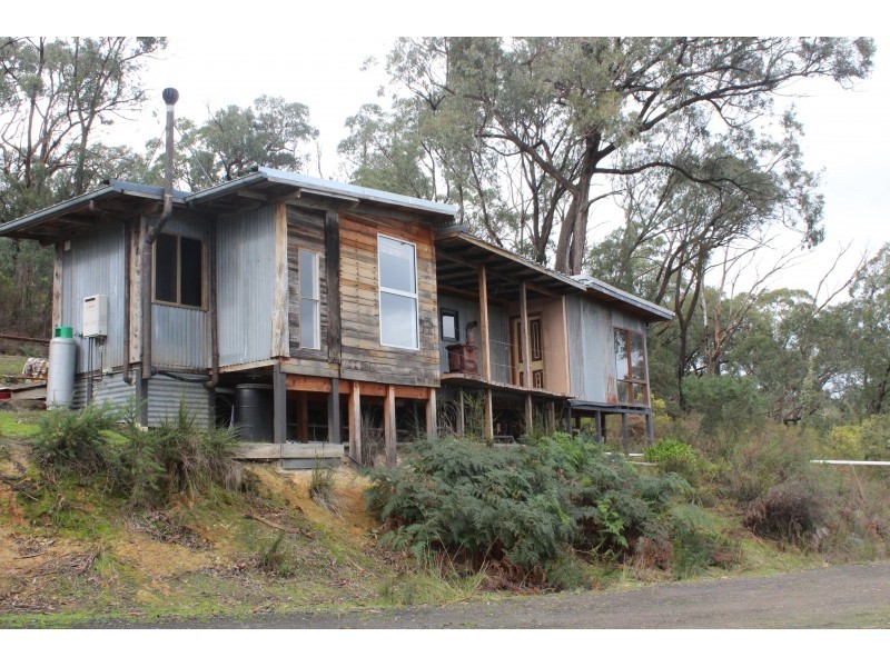 10 Kay Road, Chum Creek VIC 3777
