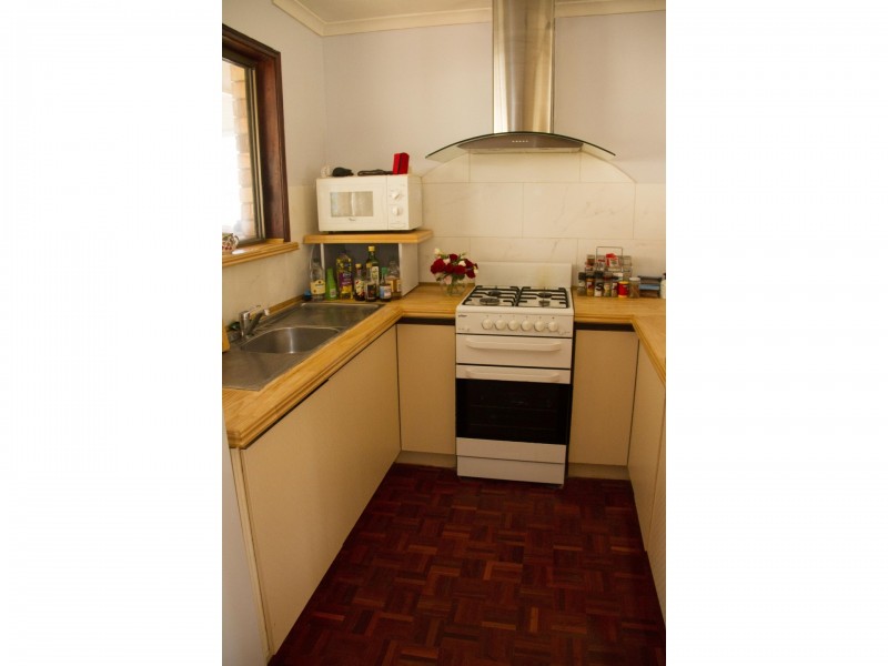 16 Vanda Street, Urangan QLD 4655