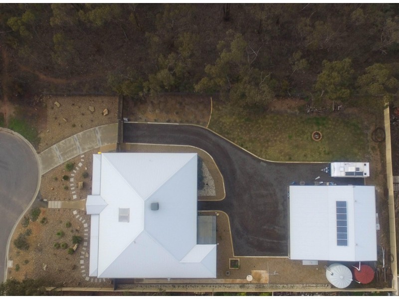 92 Pioneer Drive, Maiden Gully VIC 3551