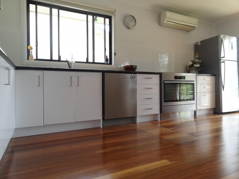 18 Albatross Road, Berkeley Vale NSW 2261