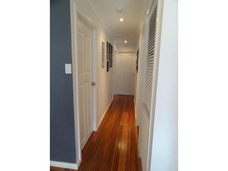 18 Albatross Road, Berkeley Vale NSW 2261