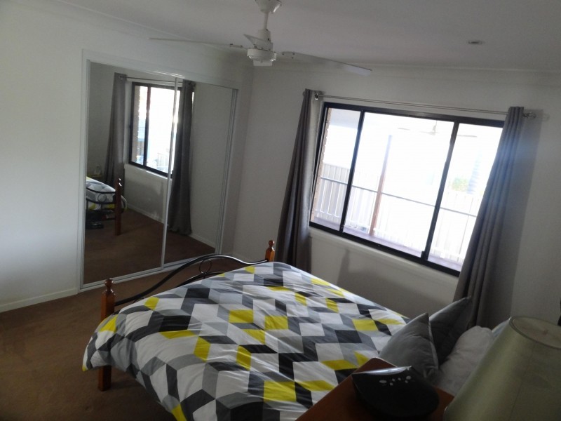 18 Albatross Road, Berkeley Vale NSW 2261