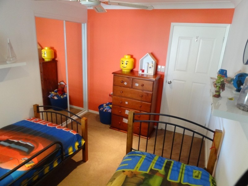 18 Albatross Road, Berkeley Vale NSW 2261