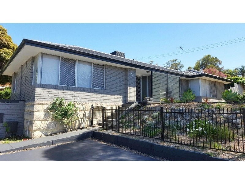 5 Dowling Place, Orelia WA 6167
