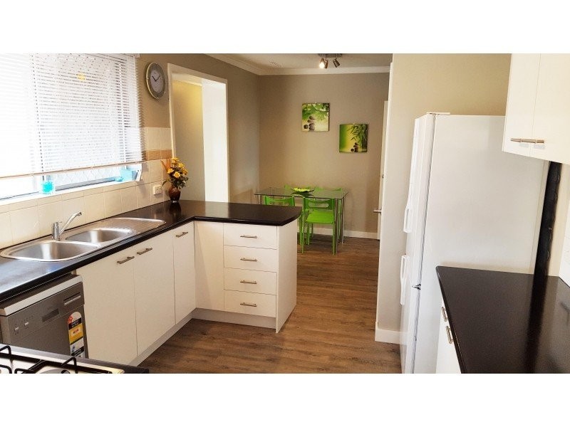 5 Dowling Place, Orelia WA 6167