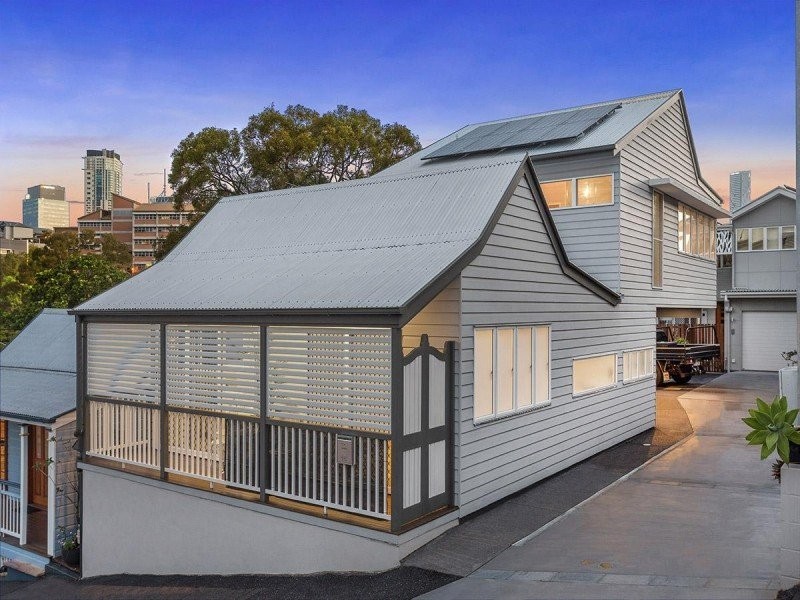 18 Kinross Street, Spring Hill QLD 4000