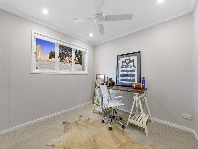 18 Kinross Street, Spring Hill QLD 4000