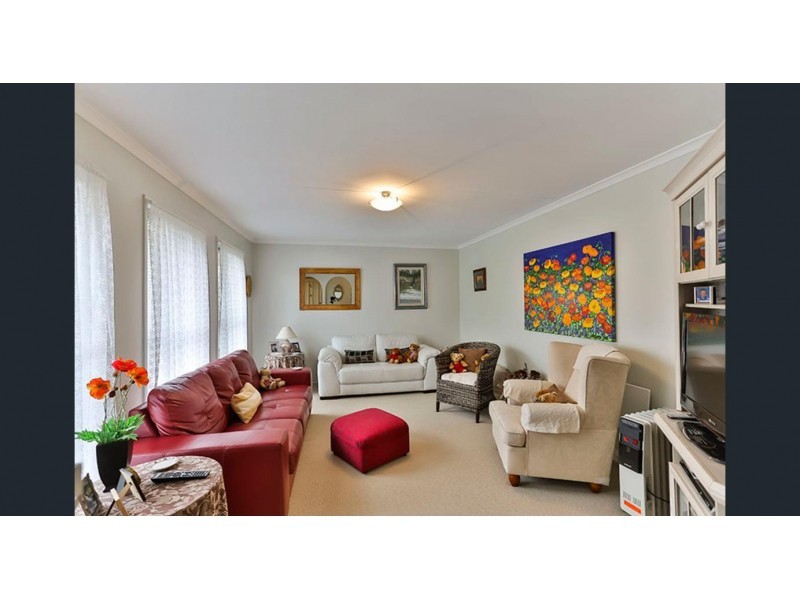 7 Roslyn Street, Centenary Heights QLD 4350