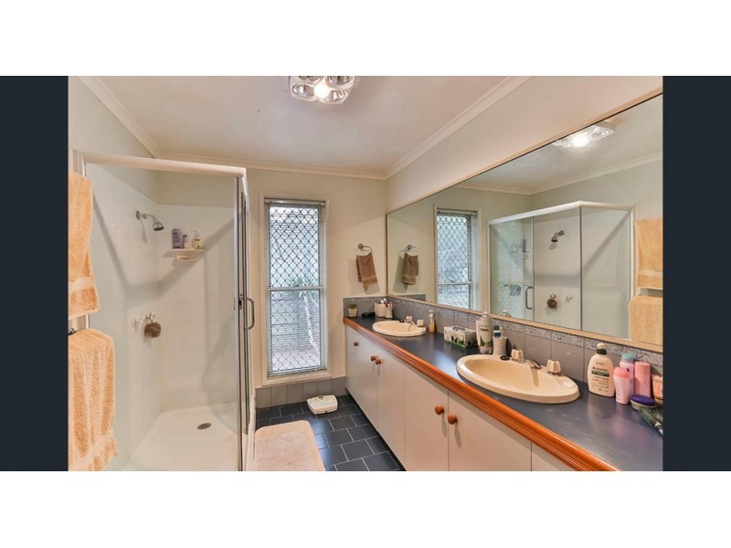 7 Roslyn Street, Centenary Heights QLD 4350