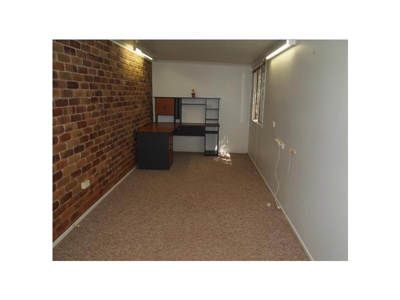 7 Roslyn Street, Centenary Heights QLD 4350