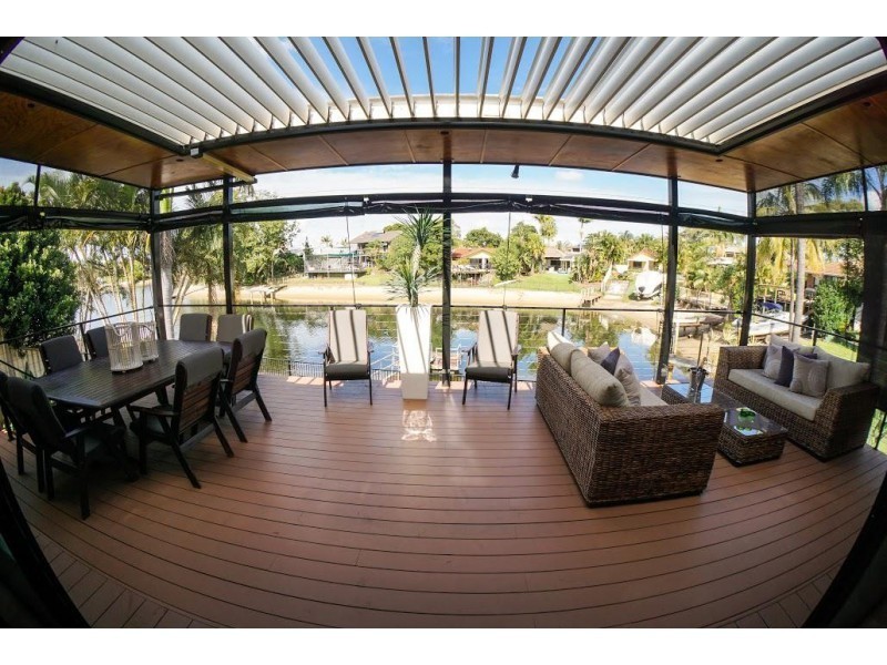 5 Aroona Avenue, Broadbeach Waters QLD 4218