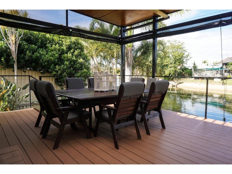 5 Aroona Avenue, Broadbeach Waters QLD 4218