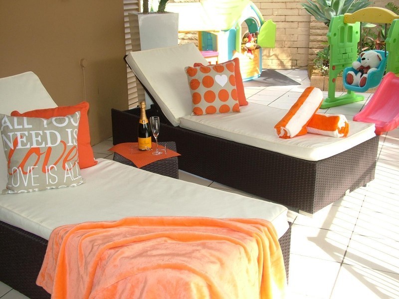 5 Aroona Avenue, Broadbeach Waters QLD 4218