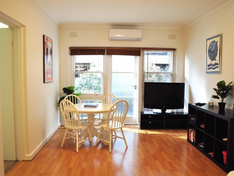 14/75 Queens Rd, Melbourne VIC 3004