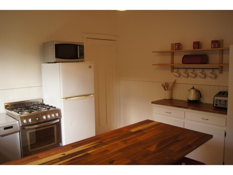 213 Larter Street, Canadian VIC 3350