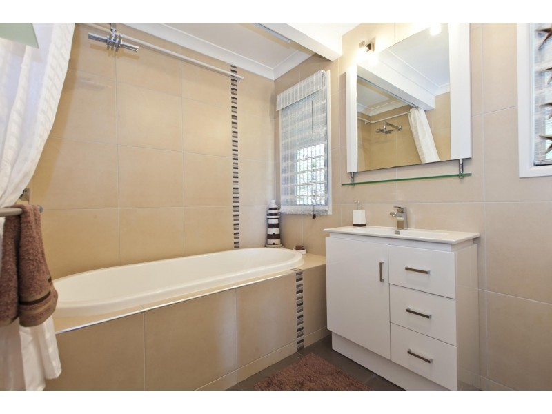 2 Tathra Place, Tallai QLD 4213