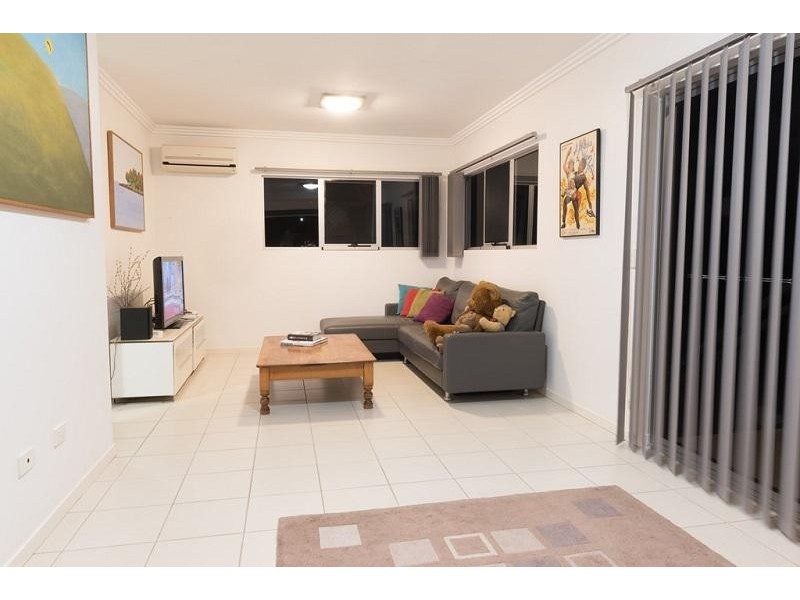 1/1 Redarc Street, Fairfield QLD 4103