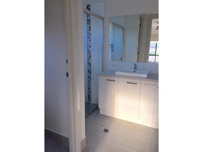 7 Redbox Drive, Thurgoona NSW 2640