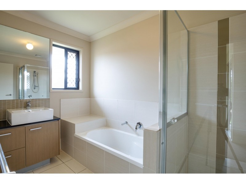 15 Fishburn Way, Eli Waters QLD 4655