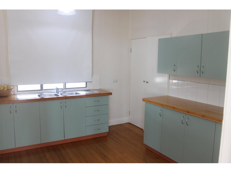 28 Minstrel Court, Bushland Beach QLD 4818