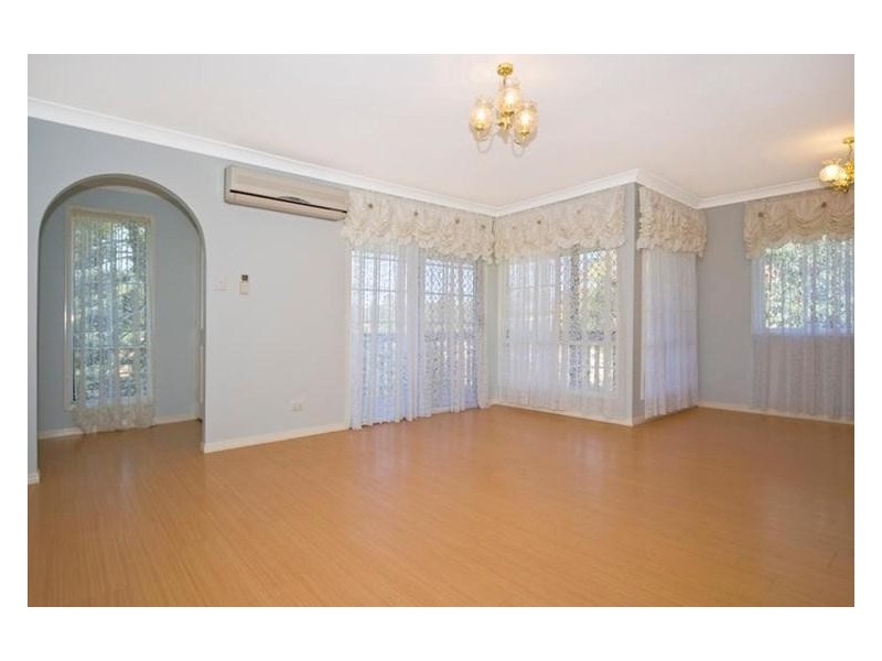 35 Tregana Circuit, Edens Landing QLD 4207