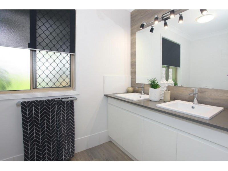 77/152 Palm Meadows Drive, Carrara QLD 4211