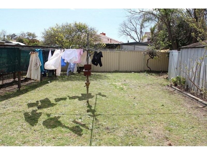 29 Hoskin Street, Cloverdale WA 6105