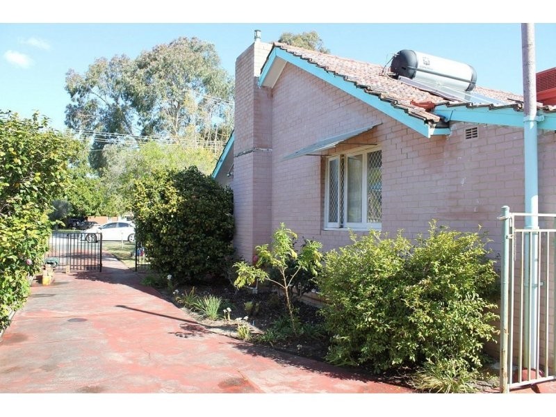 29 Hoskin Street, Cloverdale WA 6105