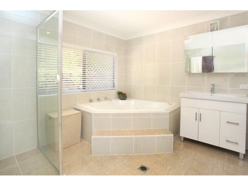 34 Grosvenor Court, Worongary QLD 4213