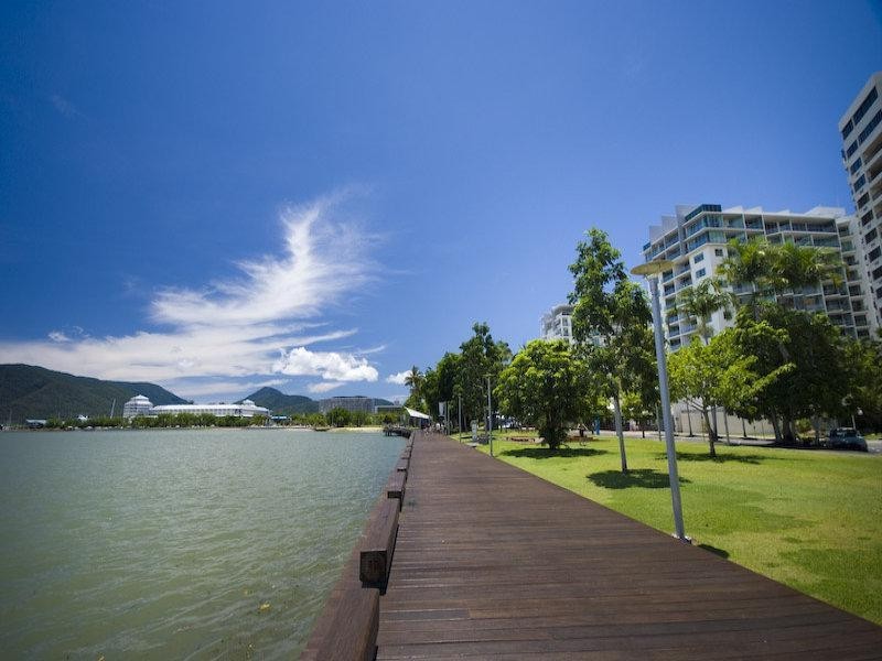 5/282 Lake Street, Cairns North QLD 4870
