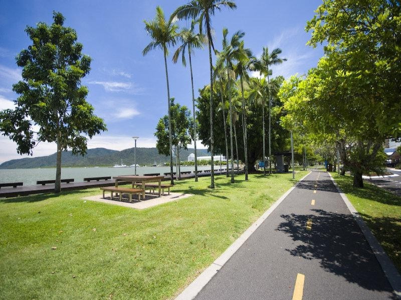 5/282 Lake Street, Cairns North QLD 4870