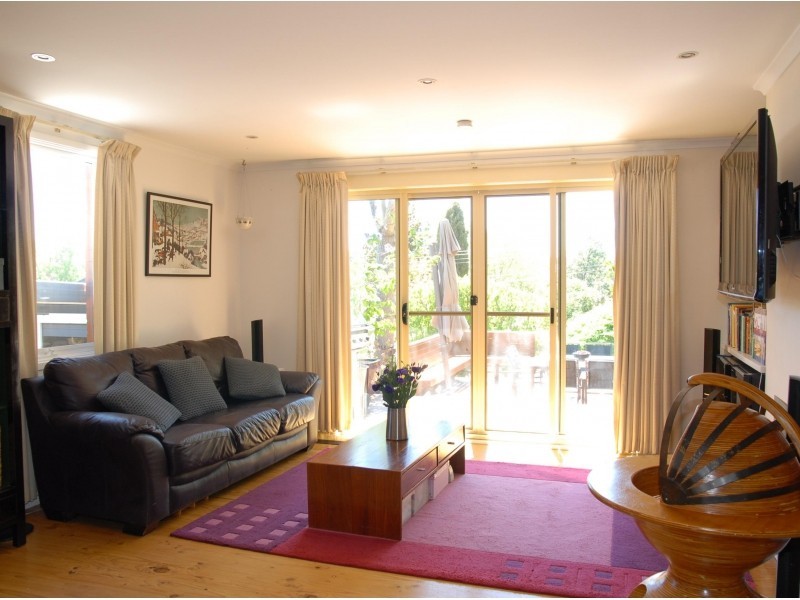 9 Newmarch Place, Macgregor ACT 2615