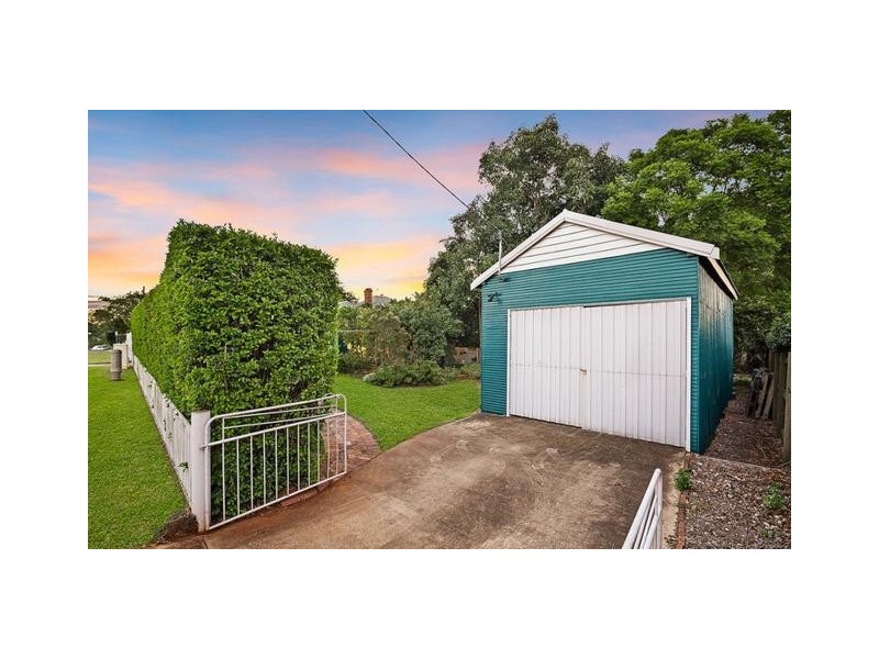 45 Bridge Street, Mount Lofty QLD 4350
