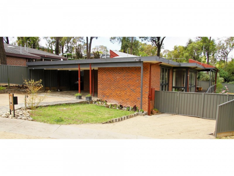 6 McIvor Court, Kennington VIC 3550