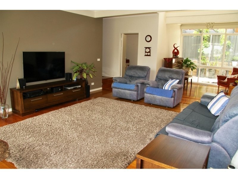6 McIvor Court, Kennington VIC 3550