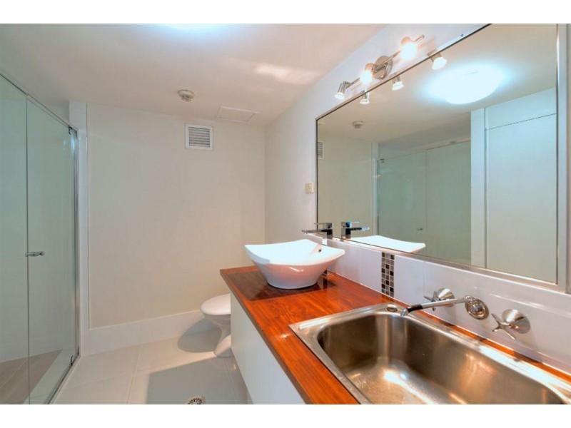 1305/70 Remembrance Drive, Surfers Paradise QLD 4217