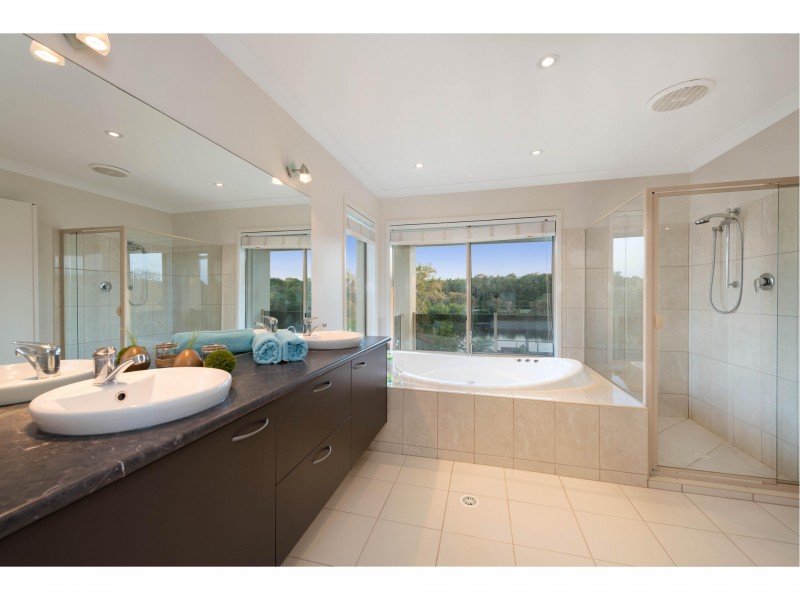 42 Sandpiper Avenue, North Lakes QLD 4509