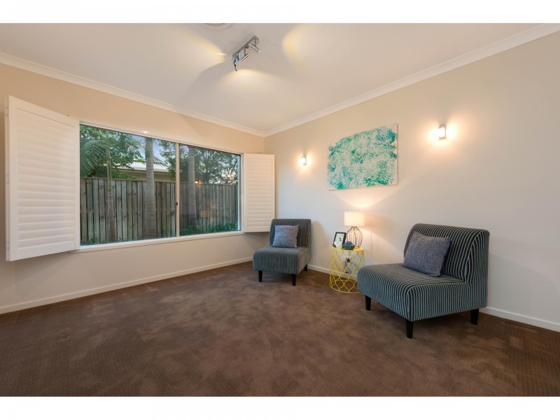 42 Sandpiper Avenue, North Lakes QLD 4509