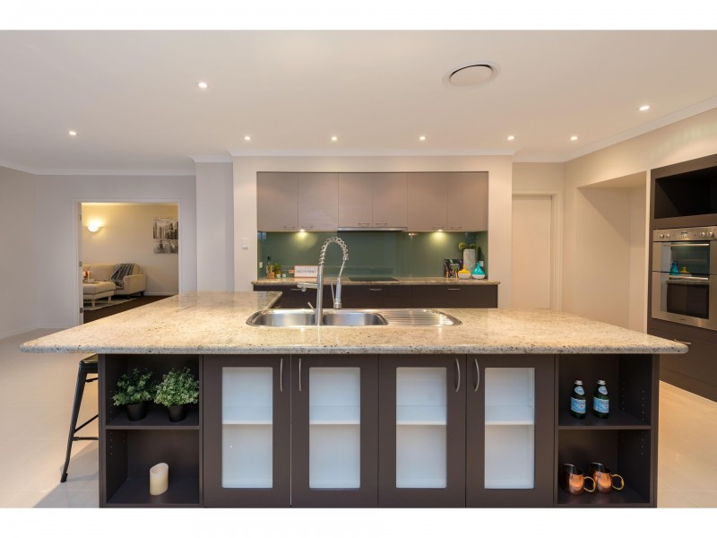 42 Sandpiper Avenue, North Lakes QLD 4509
