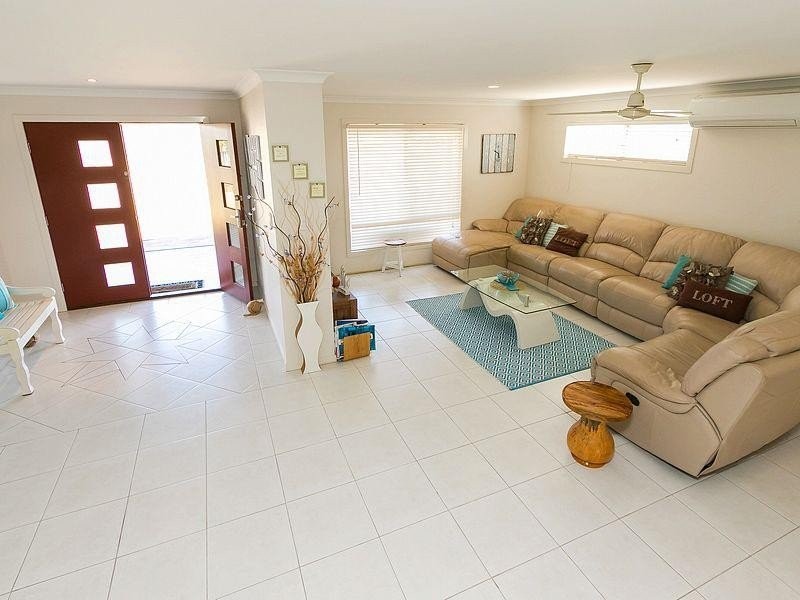 24 Teresa Street, Nikenbah QLD 4655