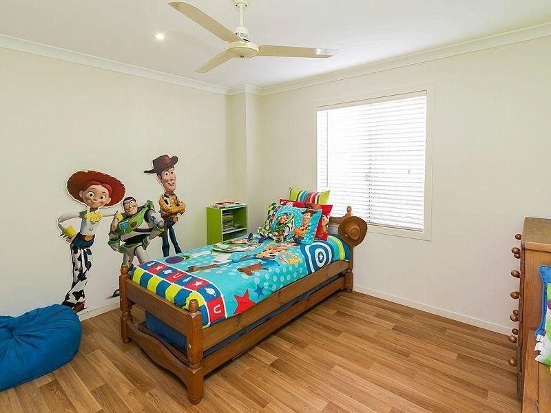 24 Teresa Street, Nikenbah QLD 4655