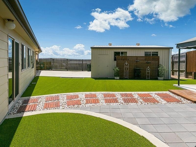 24 Teresa Street, Nikenbah QLD 4655