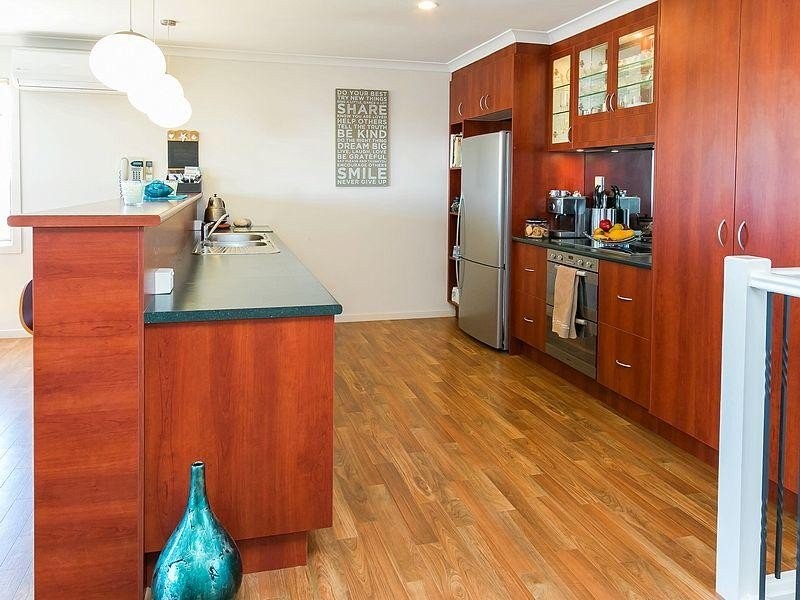 24 Teresa Street, Nikenbah QLD 4655