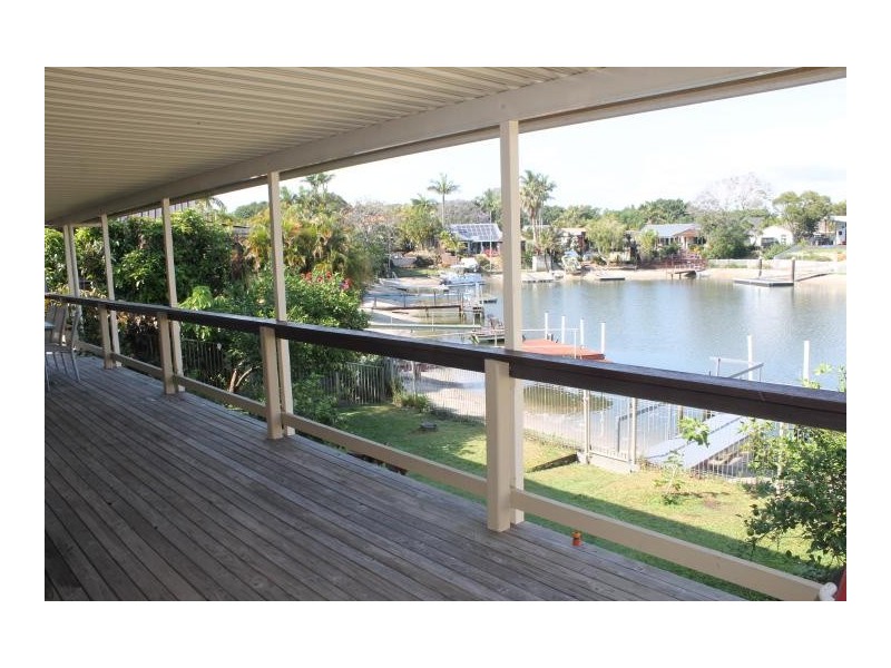 20 Conifer Crescent, Broadbeach Waters QLD 4218