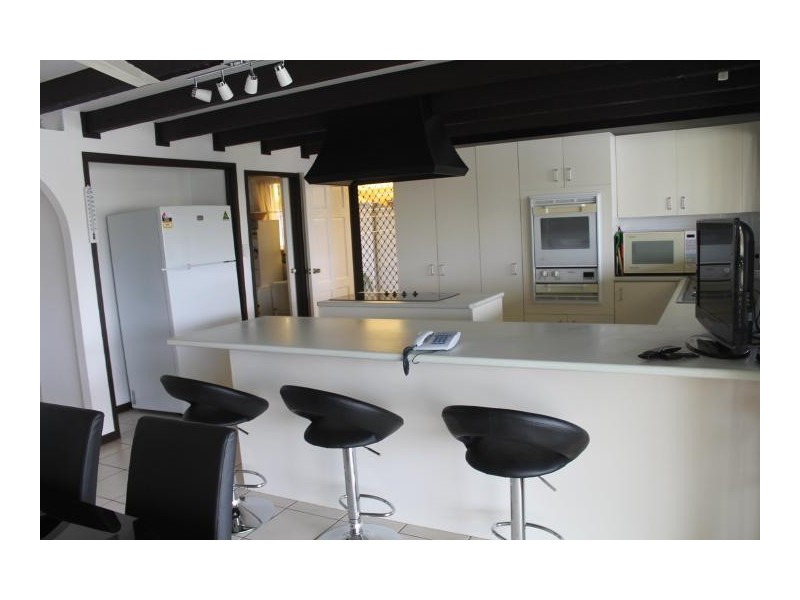 20 Conifer Crescent, Broadbeach Waters QLD 4218