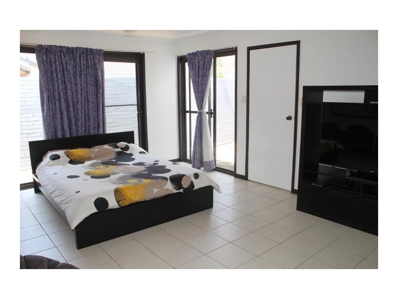 20 Conifer Crescent, Broadbeach Waters QLD 4218