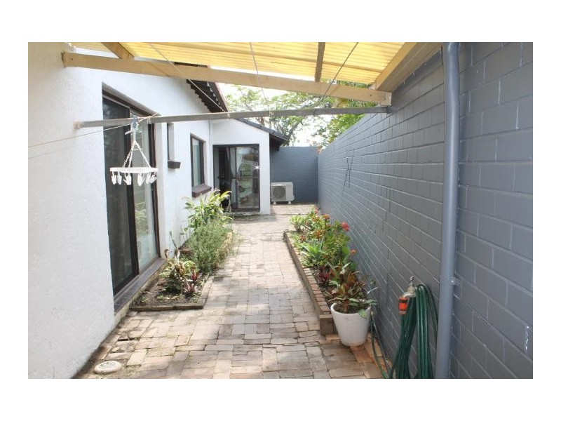 20 Conifer Crescent, Broadbeach Waters QLD 4218