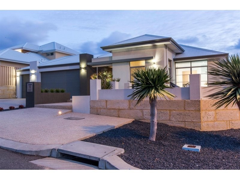 19 Fernando Parkway, Iluka WA 6028