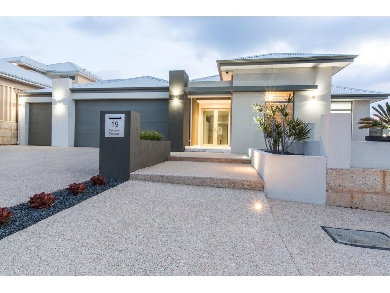 19 Fernando Parkway, Iluka WA 6028